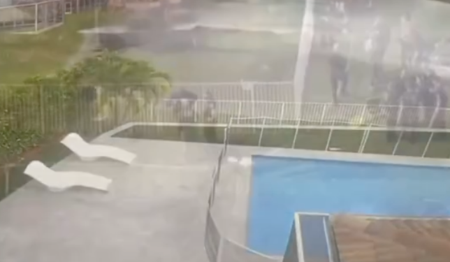 Avión que llevaba ayuda a Jamaica cayó en zona residencial de Florida